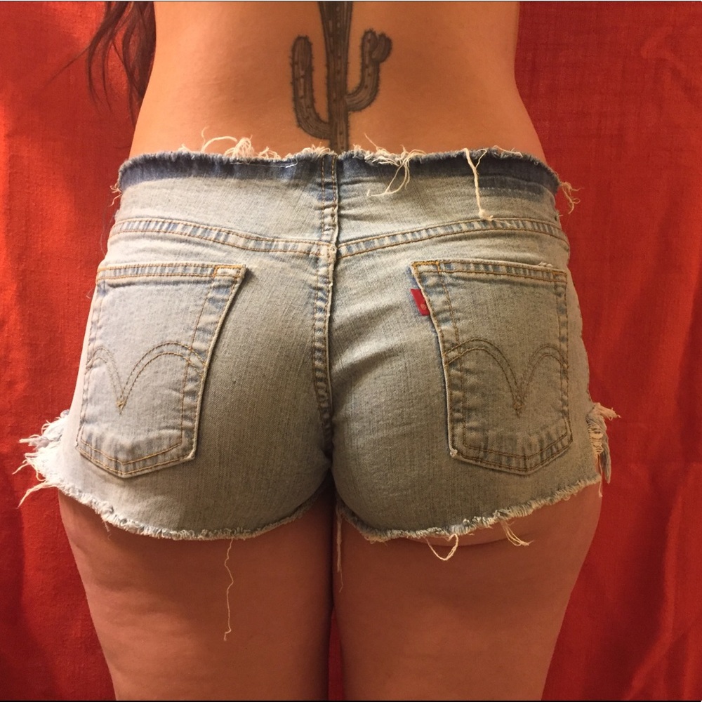 Levi short shorts